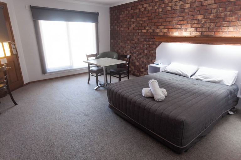 Room 2, Donald Motor Lodge, Buloke  - South