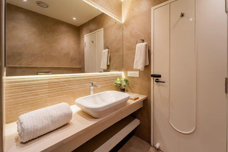 Bathroom 2, Hotel Benchmark Premier, Indore