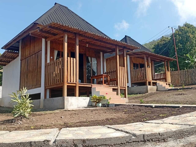 Front of property, Benabilla Cottage, Ngada