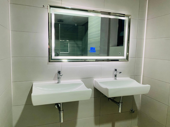 Bathroom 4, GRACE LODGE LEKKI Phase 1, Eti-Osa