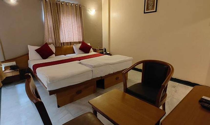 Room 2, Fabhotel Ramesh Inn, Pune