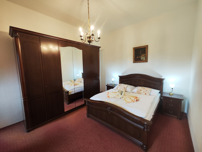 Room 5, Smolenický zámok, Trnava