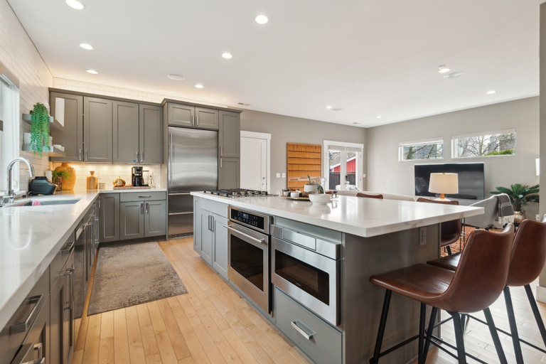 Private kitchen 3, Georgetown Home Media Room, Patio & EV Charger, Seattle