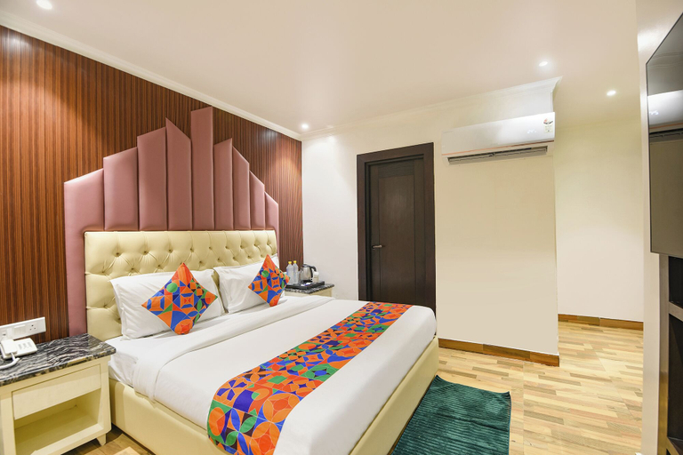 Room 4, Fabhotel Elvilla, Delhi