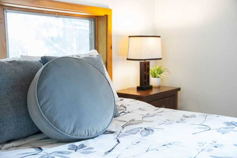 Room 2, Bob's Sled Lodge 2 Bedroom Home, Rutland