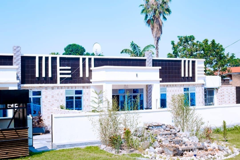 Exterior 3, The Moon Crib, Rubavu