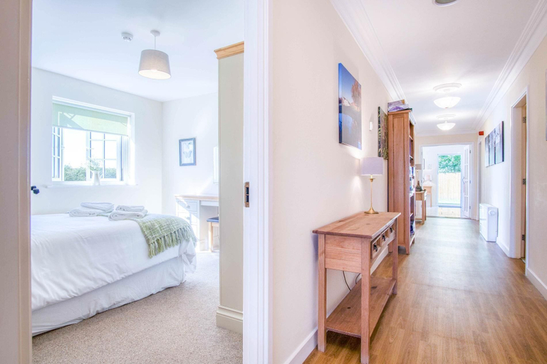 Hallway 5, The Barn - 4 Bedroom - Tyn-y-coed Farm - Cardiff, Rhondda, Cynon, Taff