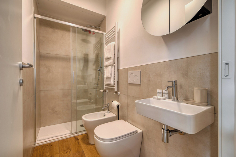 Bathroom 4, Modern 1-Bedroom Flat in Central Milan, Milano
