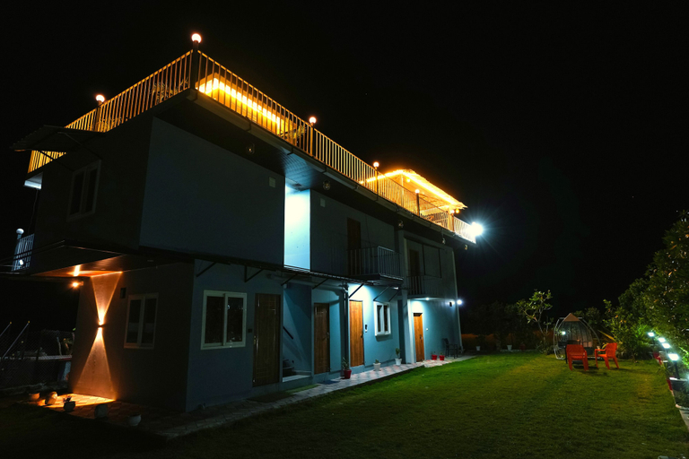 Rooftop terrace 3, Pahadi Aangan BoutiqueVilla By Shivaneel, Nainital