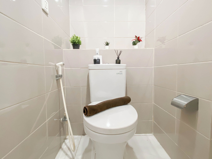 Bathroom 5, Scandinavian Modern Studio Apartment At Springhill Terrace Residence, Jakarta Pusat