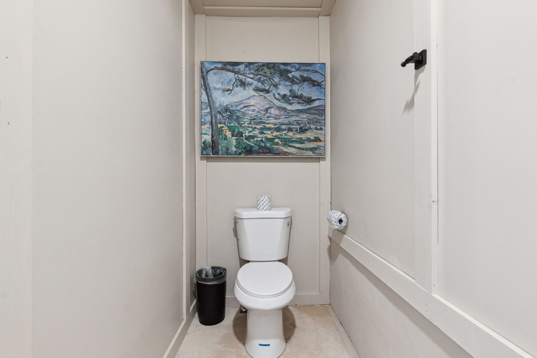 Bathroom 2, Splash Mountain Lodge 8 Bedroom Cabin, Sevier