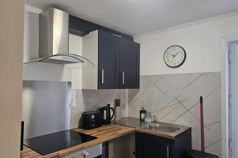 Private kitchen 3, Charming and Compact Studio in Bridgend, Bridgend