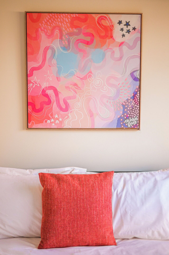 Room amenity 5, StayAU Newly Modern Comforts 3BRM Home Cranbourne, Casey - Cranbourne