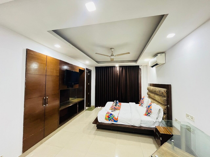Room 3, Roomshala Hotel Lee Grand, Delhi
