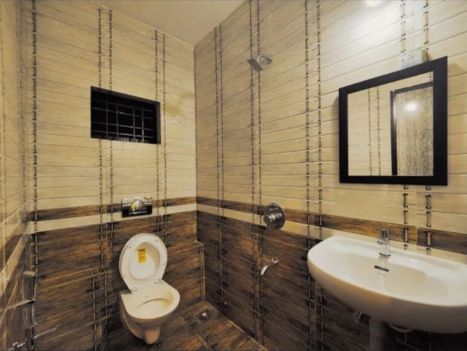Bathroom 5, Crystal Bay Baga, North Goa