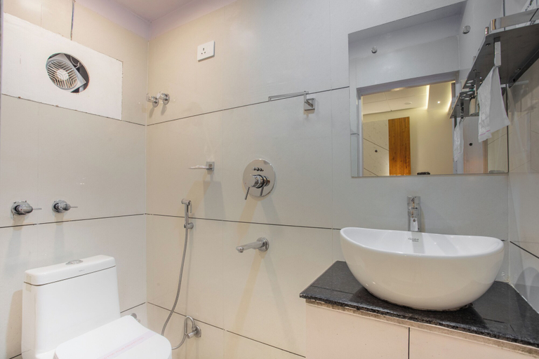 Bathroom 3, Accom Hotel, Mechi