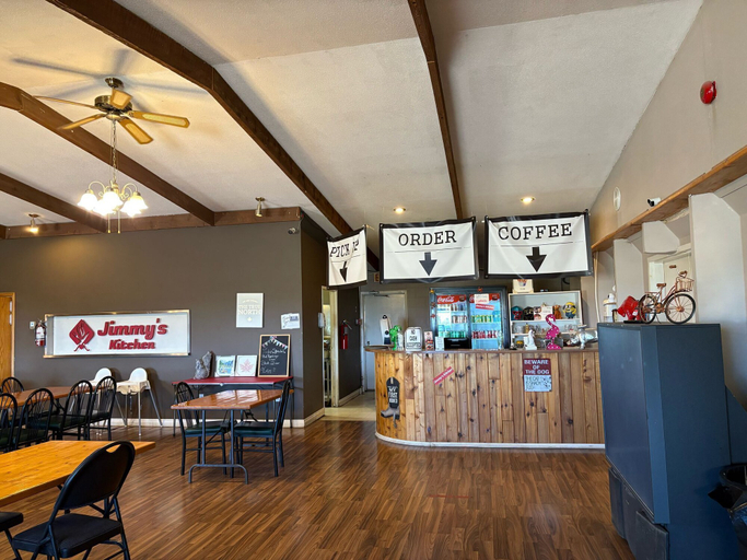 Food & Drinks 4, Maple Creek Motor Inn, Division No. 4