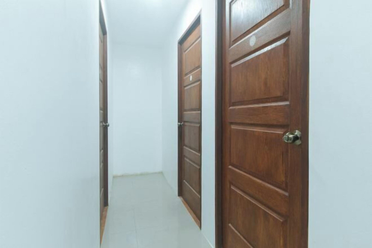 Interior 4, Skybox Pension House by RedDoorz, Iloilo City