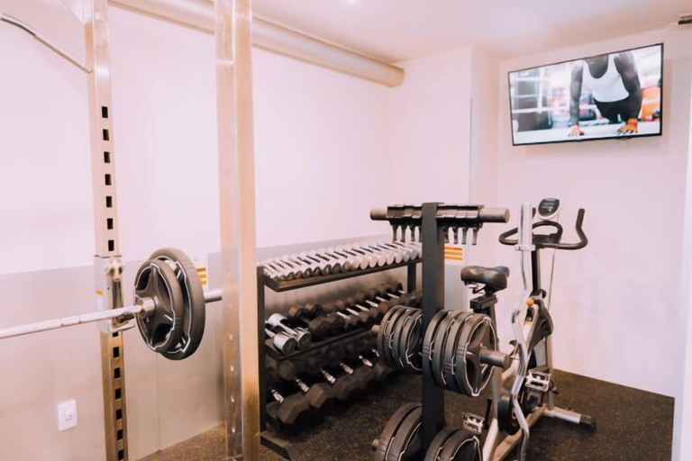 Fitness facility 3, Minimalist Loft 5: Namba Compact Studio & 24/7 Gym, Osaka