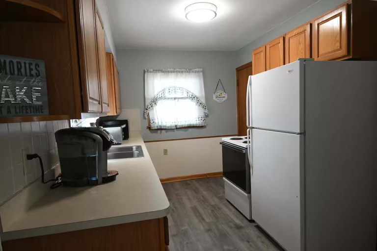 Private kitchen 3, Cozy Corner House Stay for 7, Walworth