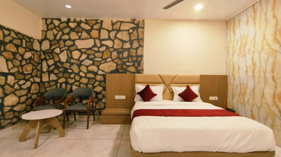 Room 3, Divydrashti Resorts, Vadodara