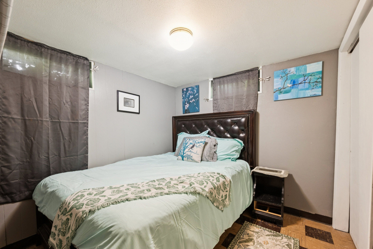 Room 3, Charming Home Near Unc & Dt Greeley 5 Bedroom Home, Weld