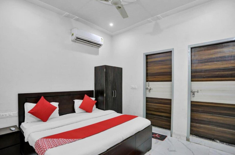 Room 4, Krishna Laxmi bhavan palace, Mathura