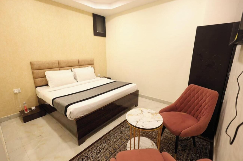 Room 2, Hotel Royal Bliss, Kanpur Nagar