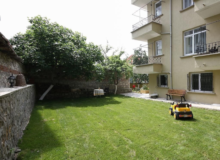 Exterior 5, Adalı Pansiyon, Merkez