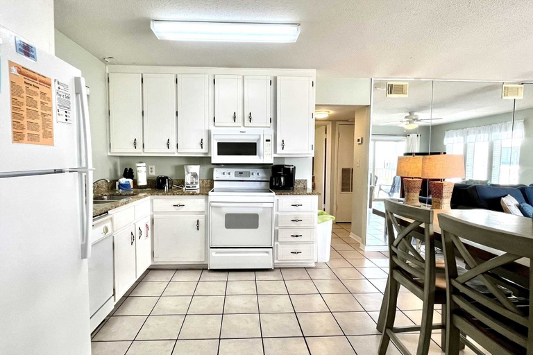 Private kitchen, Southern Sands 104 2 Bedroom Condo by RedAwning, Baldwin