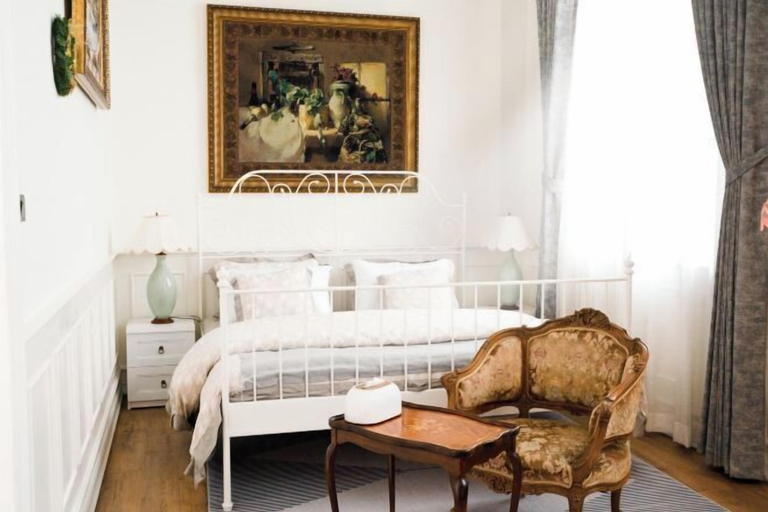 Bedroom 3, The Black Kingdom - The Black Kingdom, Bang Plad