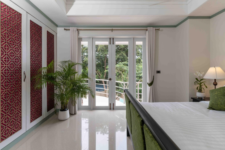 Room 5, 4Bed PoolVillaSteps from the Beach KBR34, Ko Samui