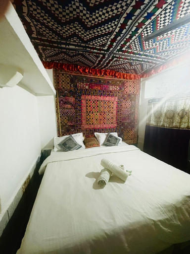 Bedroom 2, Mirvana Guest House & Camel safari, Jaisalmer