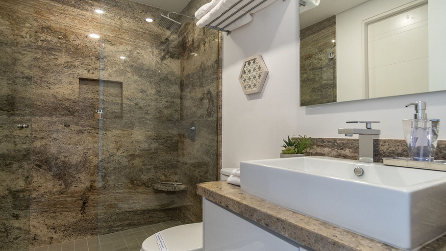 Bathroom 2, Impressive & Beautiful 3 Bedroom Unit Ocean Front Encantame Velero-2301, Puerto Peñasco