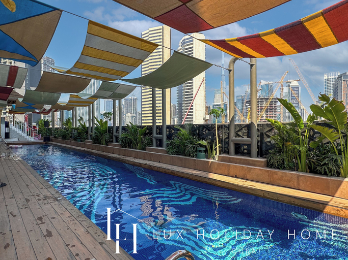 Pool 5, LUX | The Five Star Modern Suite, Dubai