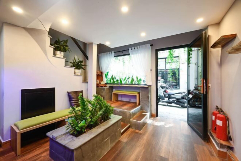 Others 3, Elegant Feel Inn - M&A, District 1
