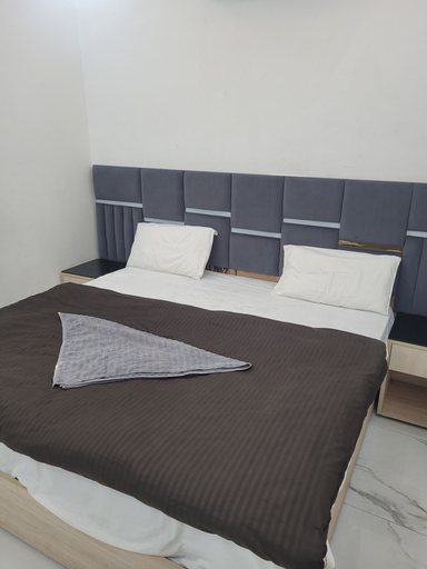Room 4, Roomshala Hotel Scorpio, Delhi