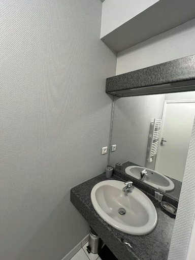 Room 2, La Suite Buirette Hypercentre, Marne