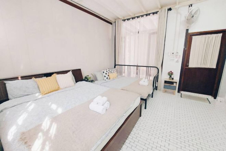 Room 5, The Warehouse, Phra Nakhon Si Ayutthaya
