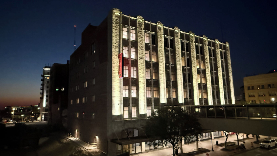 Exterior & Views 2, Hampton Inn by Hilton Lincoln Downtown, Lancaster