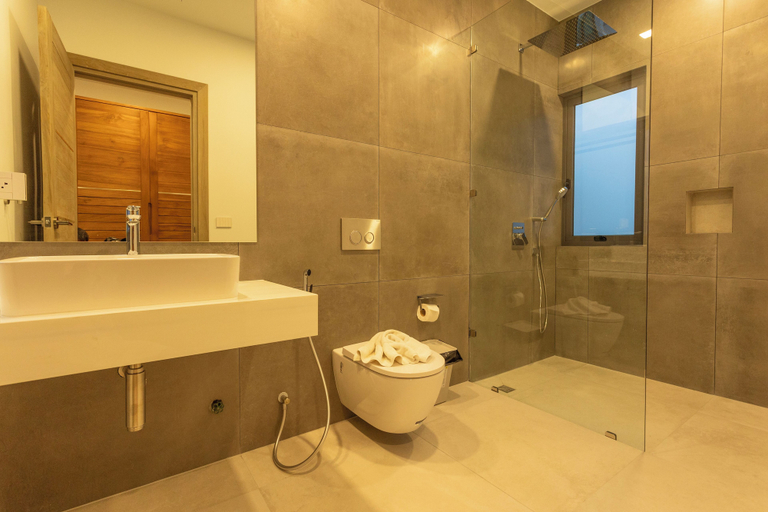 Bathroom 2, 3BR Villa Hill Views Saltwater Pool V133, Pulau Phuket