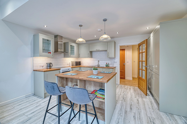 Private kitchen, One Bed in Guilden Sutton by Guestz, Cheshire West and Chester
