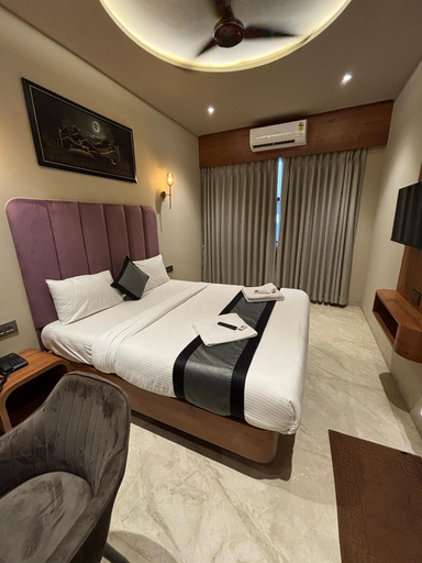Bedroom 3, Hotel Regalia Suites, Thane