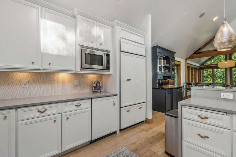 Private kitchen 4, Evergreen Escape – Home for 10, Eagle