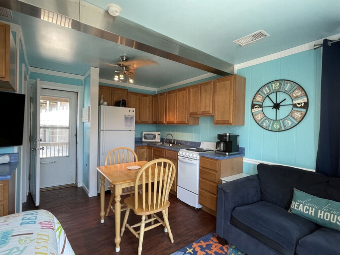Interior, 34 Sailing In A Gale Studio Bedroom Condo by RedAwning, Dare