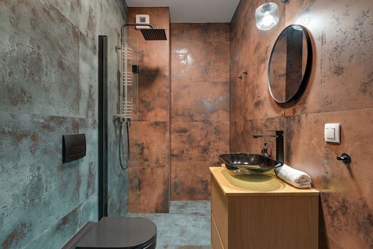 Bathroom 4, Doki 136 by Grand Apartments, Gdańsk City