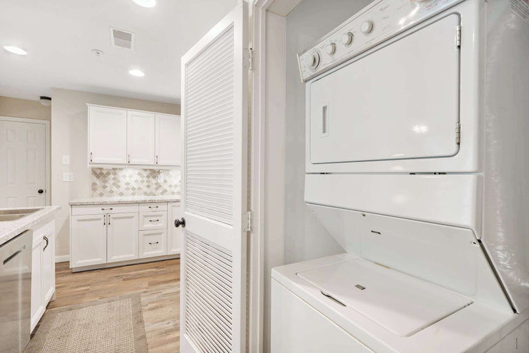 Laundry, Restful Retreat 2bdr for 6, Stone