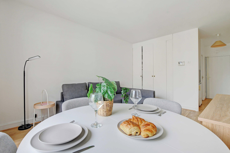 Dining 3, Charming Studio - 2P - Balcony - Saint Honore, Paris