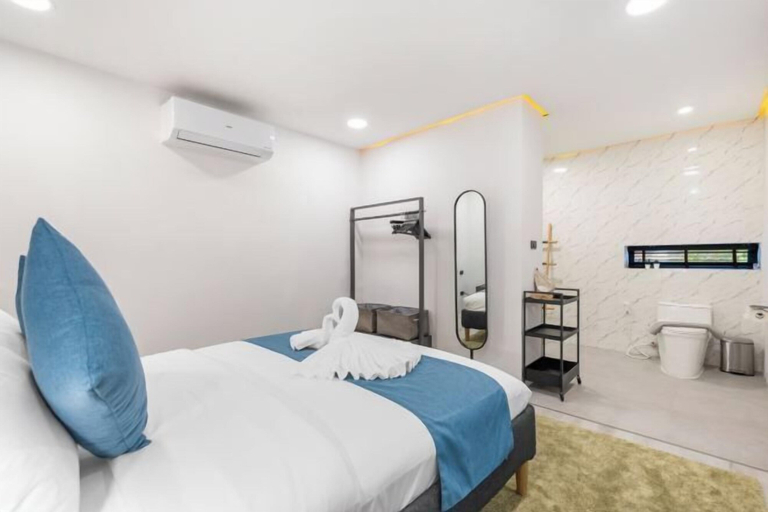 Interior 2, Elegant Pool Access Townhouse Near Beach, Ko Samui