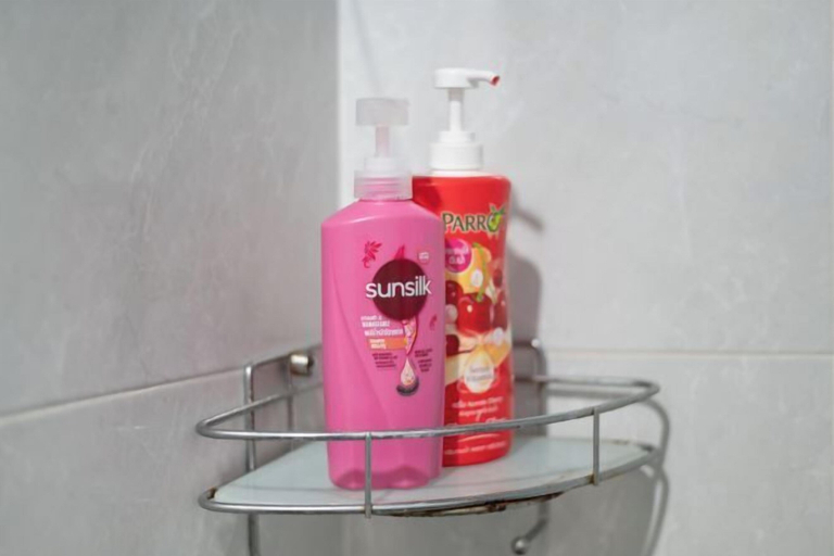 Bathroom amenities 3, Spacious 4BRTownhouseBTS Onnut10 Guests Parking, Phra Khanong